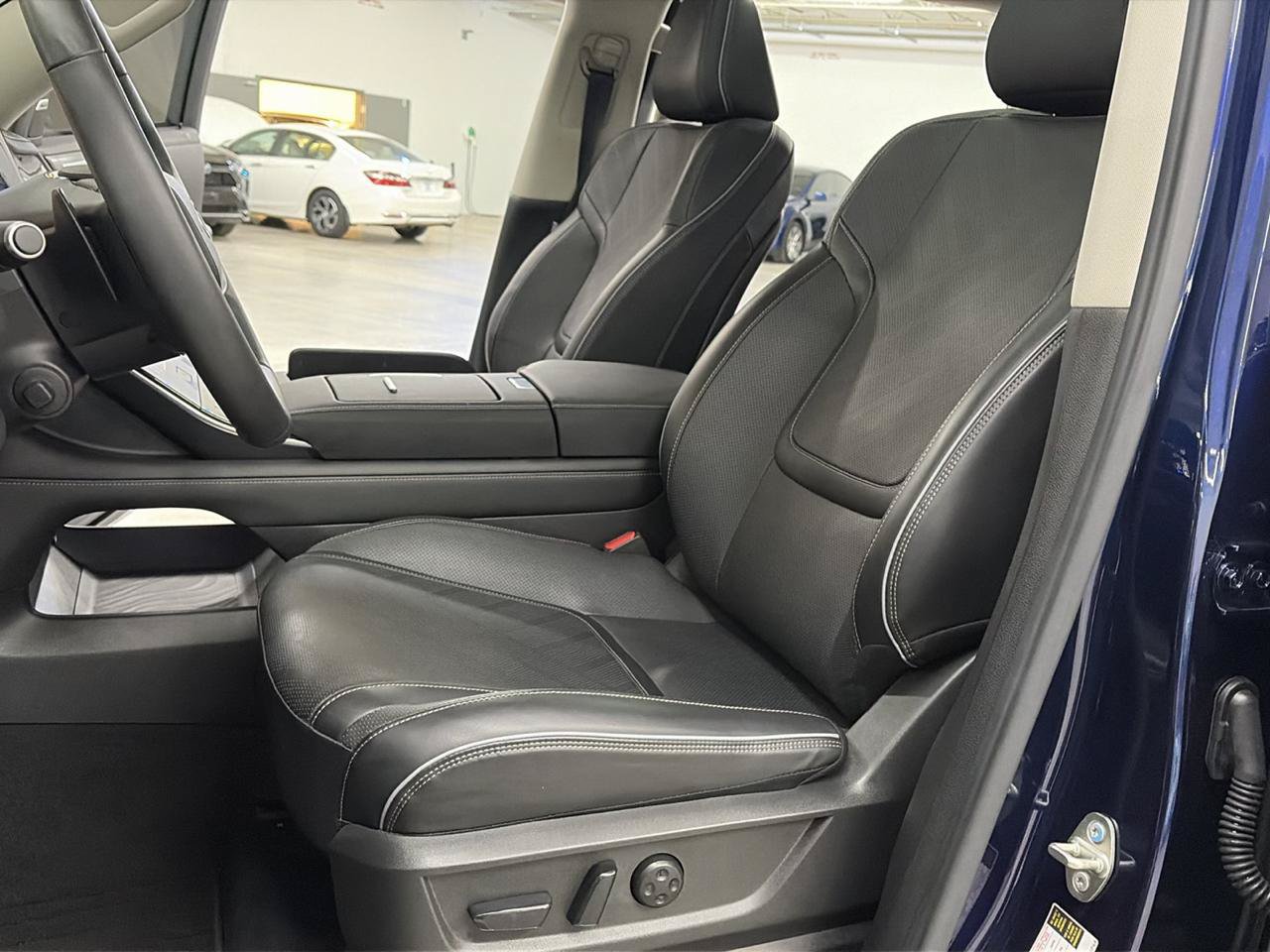 Used 2025 INFINITI QX80 Luxe RWD image 27