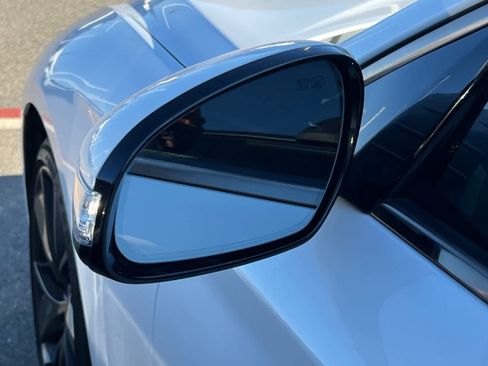 Used 2023 Genesis G70 3.3T w/ Sport Prestige Package image 19