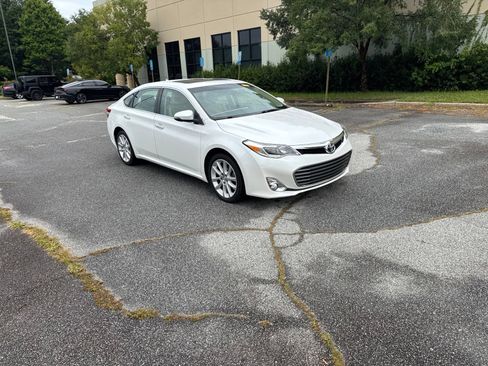 Used 2015 Toyota Avalon Limited FWD image 6