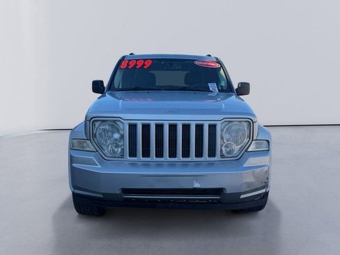 Used 2012 Jeep Liberty Sport image 9