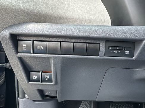 Certified 2023 Toyota Sienna XLE AWD/4WD image 39