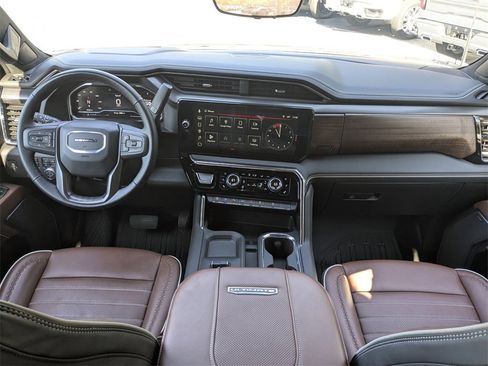 Used 2025 GMC Sierra 2500 Denali Ultimate w/ Max Trailering Package image 15