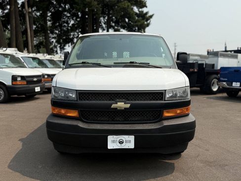 Used 2020 Chevrolet Express 2500 w/ Communications Package RWD image 9