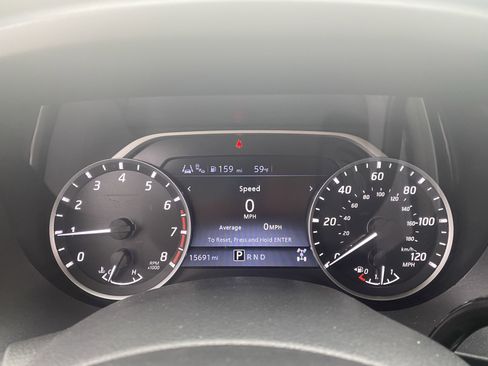 Used 2024 Nissan Titan SV w/ SV Convenience Package image 7