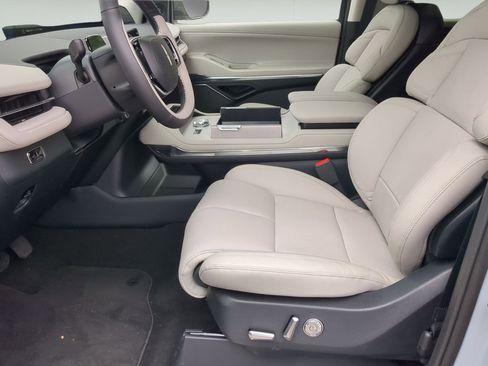 New 2026 Lincoln Navigator L Reserve AWD/4WD image 11