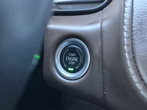 Used 2022 Chevrolet Suburban High Country image 28