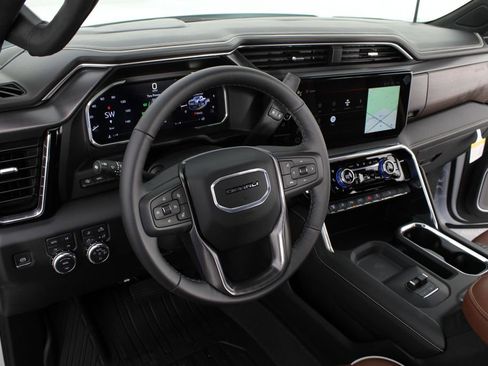 New 2026 GMC Sierra 3500 Denali Ultimate AWD/4WD image 11