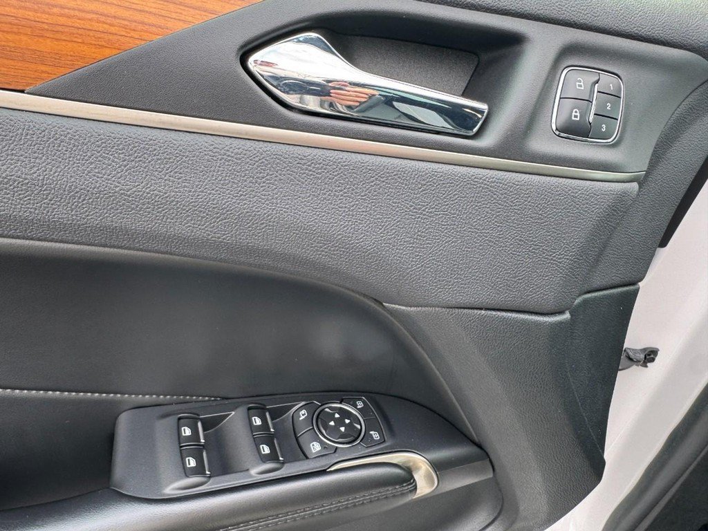 Used 2017 Lincoln MKC Reserve FWD image 16