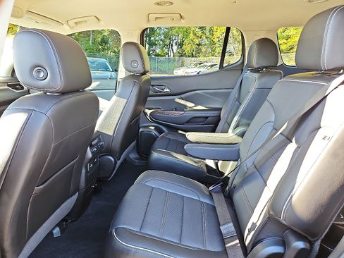 Used 2020 GMC Acadia Denali image 9