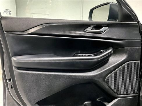 Used 2023 Jeep Grand Cherokee L Laredo image 20