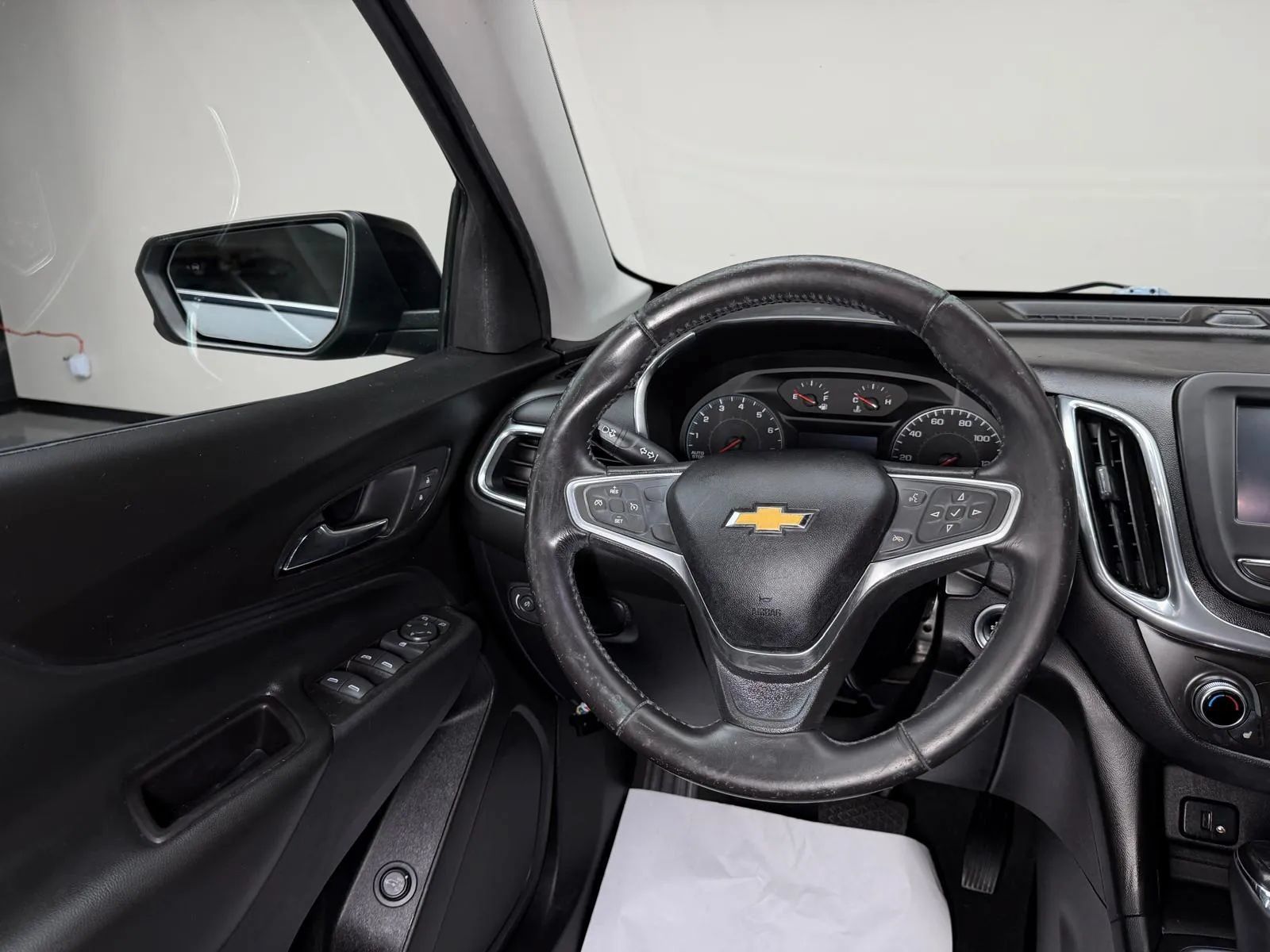 Used 2018 Chevrolet Equinox LT FWD image 22
