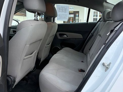 Used 2011 Chevrolet Cruze LT image 10
