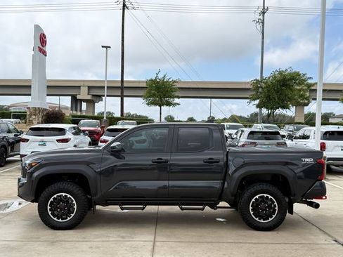 Used 2024 Toyota Tacoma TRD Off-Road AWD/4WD image 7