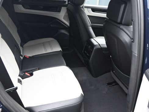 New 2025 Porsche Cayenne S AWD/4WD image 11