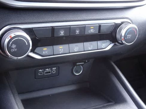 Used 2025 Nissan Altima 2.5 SV FWD image 25