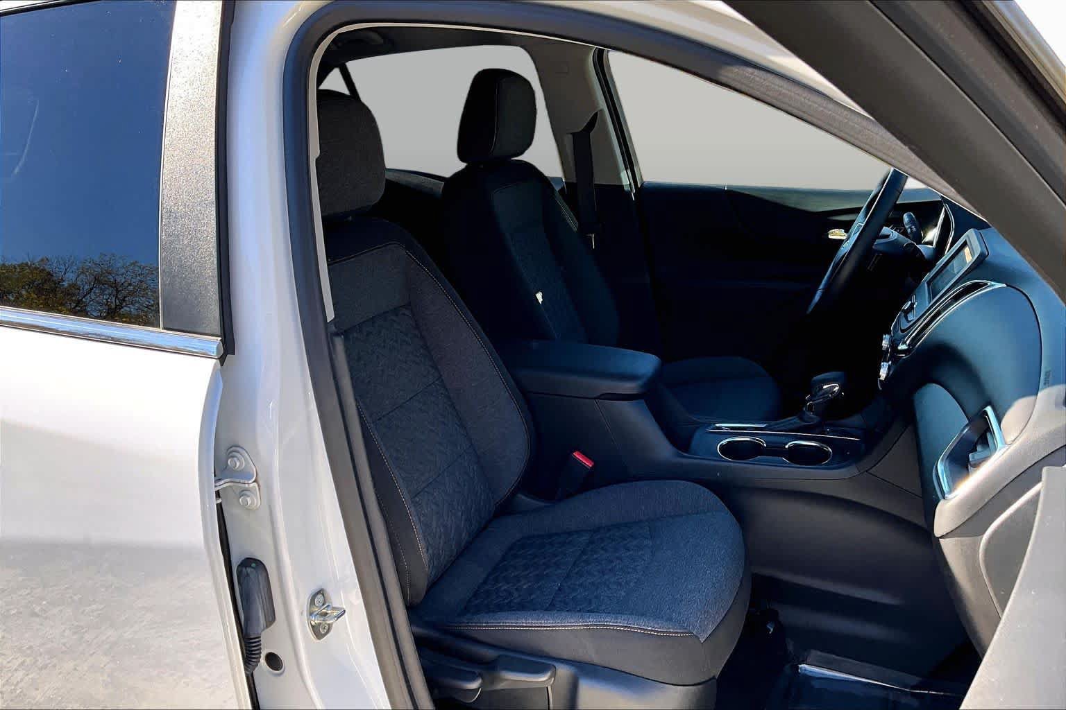 Used 2022 Chevrolet Equinox LT FWD image 9