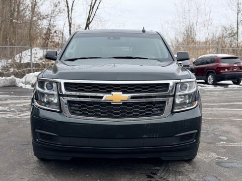 Used 2016 Chevrolet Suburban LT image 2