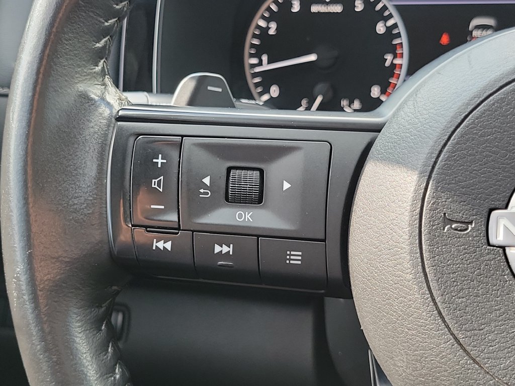 Used 2024 Nissan Pathfinder SV FWD image 32