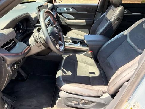 Used 2025 Ford Explorer ST AWD/4WD image 16