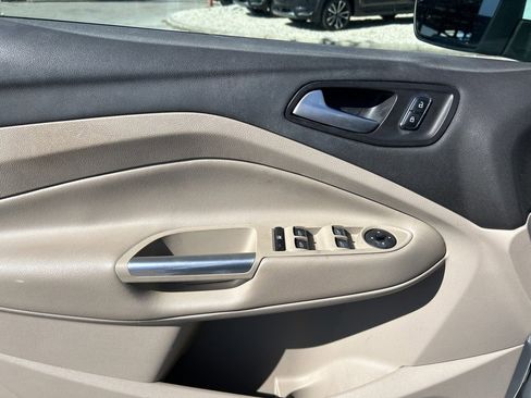 Used 2015 Ford Escape SE image 14