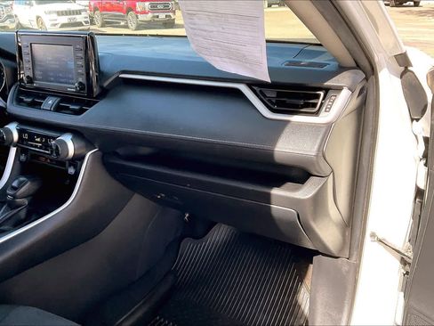 Used 2022 Toyota RAV4 XLE image 20