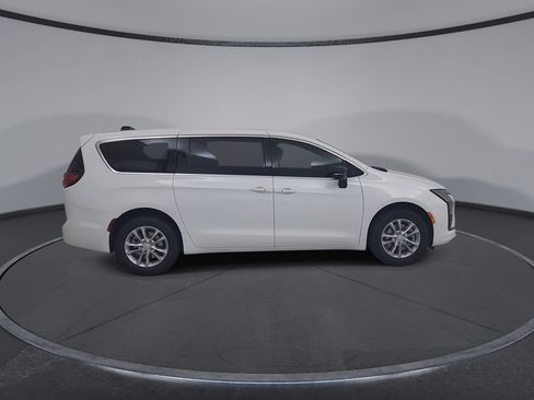 New 2027 Chrysler Pacifica Select AWD/4WD image 17