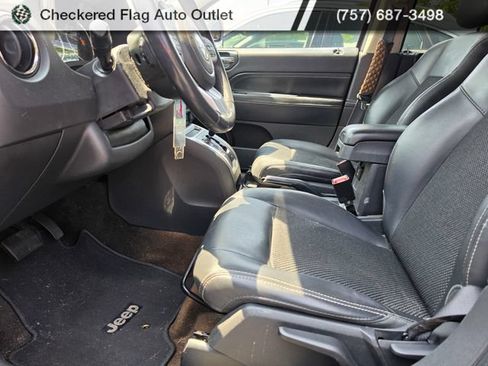 Used 2016 Jeep Compass Latitude AWD/4WD image 9