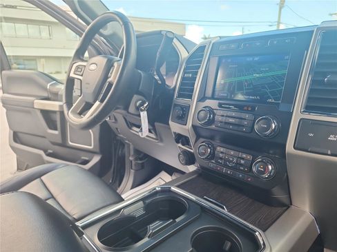 Certified 2020 Ford F250 Lariat w/ Chrome Package image 29