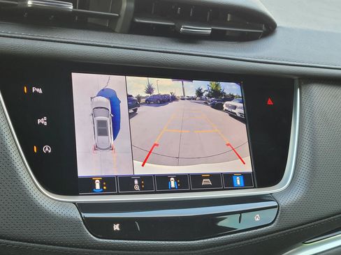 Used 2024 Cadillac XT5 Premium Luxury w/ Technology Package FWD image 9