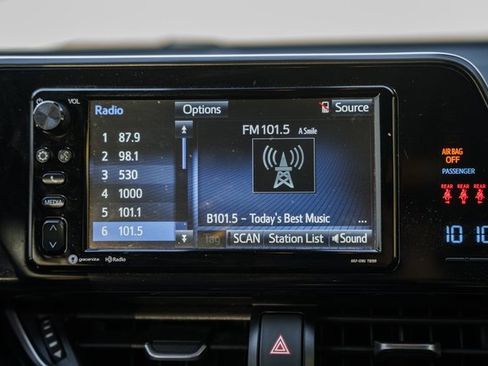 Used 2018 Toyota C-HR XLE image 22