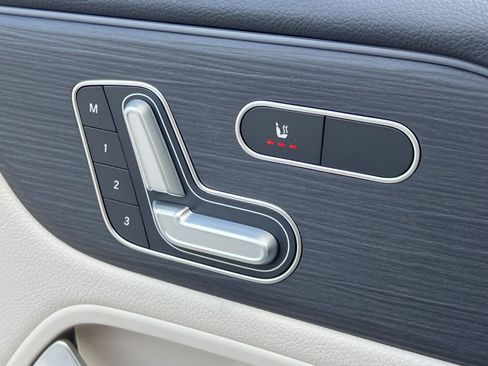 New 2026 Mercedes-Benz GLB 250 4MATIC image 41