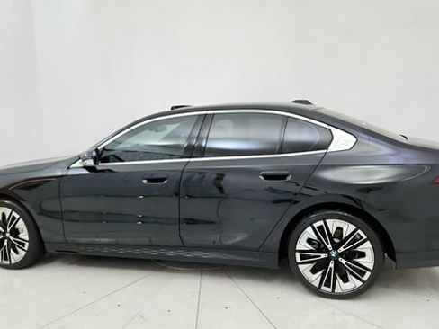 Used 2026 BMW 530i RWD image 8