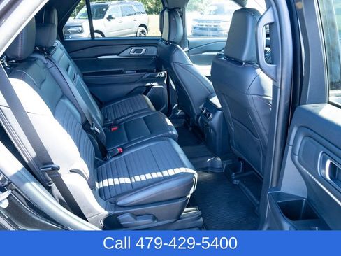 Used 2025 Ford Explorer ST-Line w/ ST-Line Street Pack image 38