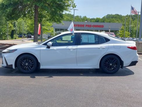 Certified 2025 Toyota Camry SE FWD image 10