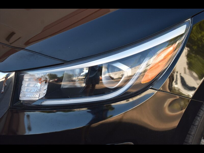 Used 2019 Kia Sedona LX FWD image 47