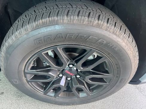 Used 2024 GMC Sierra 1500 Elevation AWD/4WD image 6