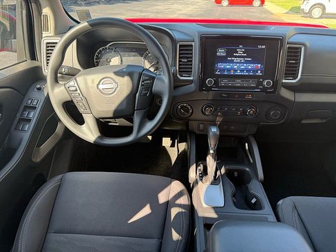 Used 2023 Nissan Frontier SV AWD/4WD image 15