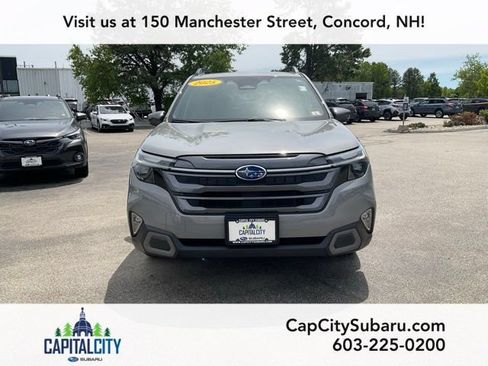 Used 2025 Subaru Forester Limited AWD/4WD image 3