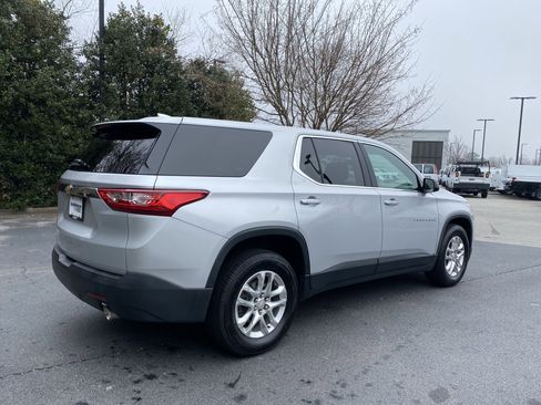 Used 2020 Chevrolet Traverse LS image 9
