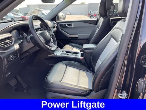 Used 2024 Ford Explorer XLT w/ Equipment Group 202A AWD/4WD image 9