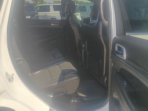 Used 2021 Jeep Grand Cherokee Limited w/ Luxury Group II AWD/4WD image 15