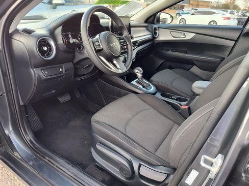 Used 2024 Kia Forte LXS image 2