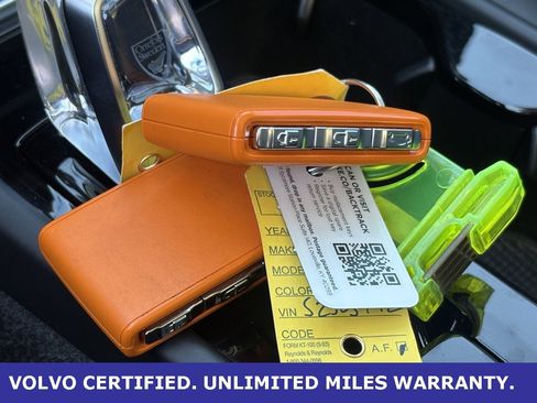 Certified 2025 Volvo XC40 B5 Plus image 35