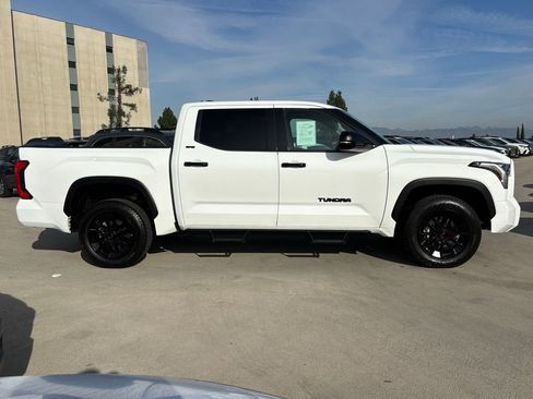 Used 2022 Toyota Tundra SR5 image 3