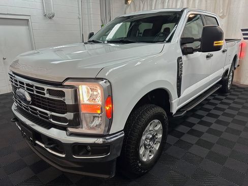 Used 2024 Ford F250 XLT AWD/4WD image 4