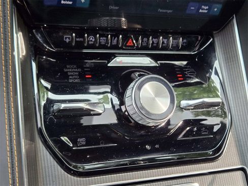 Used 2024 Jeep Grand Wagoneer Series III w/ Rear Seat Video Group 1 image 35