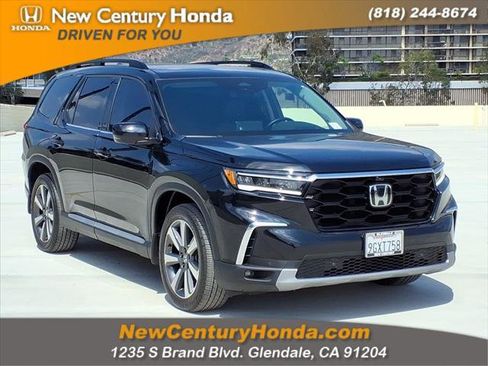 Used 2023 Honda Pilot Elite image 3