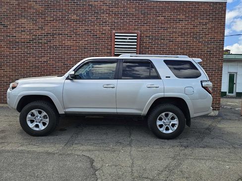 Used 2014 Toyota 4Runner SR5 AWD/4WD image 1