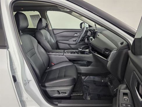 Used 2024 Nissan Rogue SL w/ SL Premium Package AWD/4WD image 13