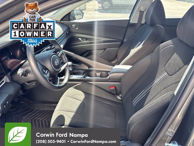 Used 2025 Hyundai Elantra SEL FWD image 11